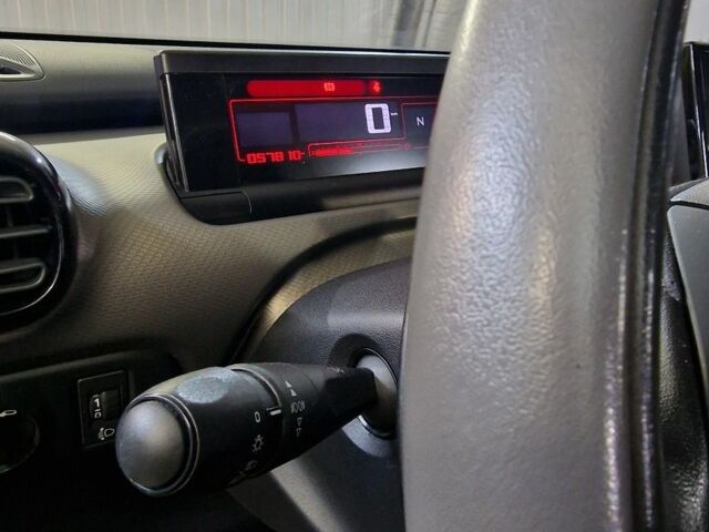 Желтый Ситроен С4, объемом двигателя 1.6 л и пробегом 57 тыс. км за 14000 $, фото 4 на Automoto.ua