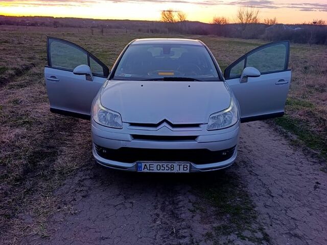 Серый Ситроен С4, объемом двигателя 1.6 л и пробегом 316 тыс. км за 4400 $, фото 6 на Automoto.ua