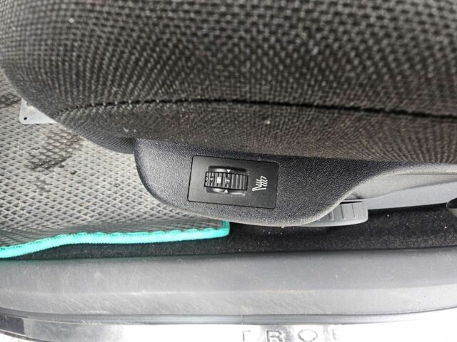 Серый Ситроен С4, объемом двигателя 2 л и пробегом 264 тыс. км за 4900 $, фото 10 на Automoto.ua