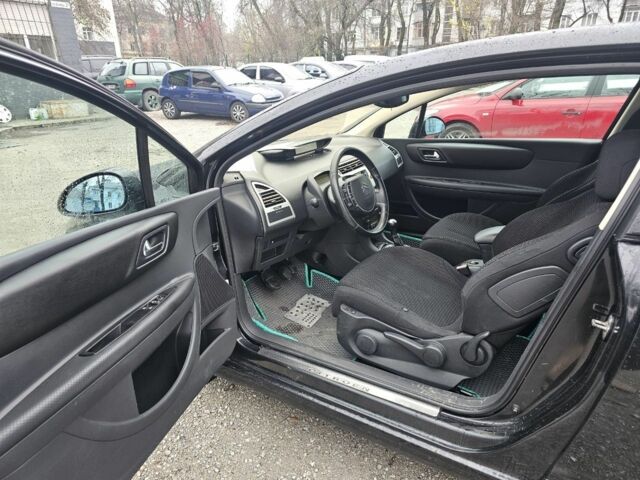 Серый Ситроен С4, объемом двигателя 2 л и пробегом 264 тыс. км за 4900 $, фото 14 на Automoto.ua