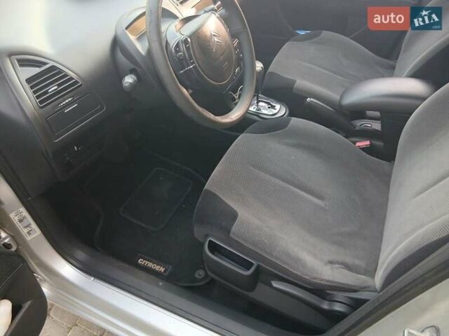 Серый Ситроен С4, объемом двигателя 1.59 л и пробегом 235 тыс. км за 3000 $, фото 14 на Automoto.ua