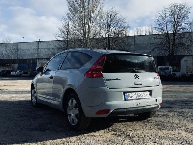 Серый Ситроен С4, объемом двигателя 1.6 л и пробегом 230 тыс. км за 2000 $, фото 3 на Automoto.ua