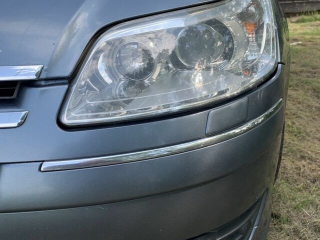 Серый Ситроен С4, объемом двигателя 2 л и пробегом 290 тыс. км за 4500 $, фото 2 на Automoto.ua