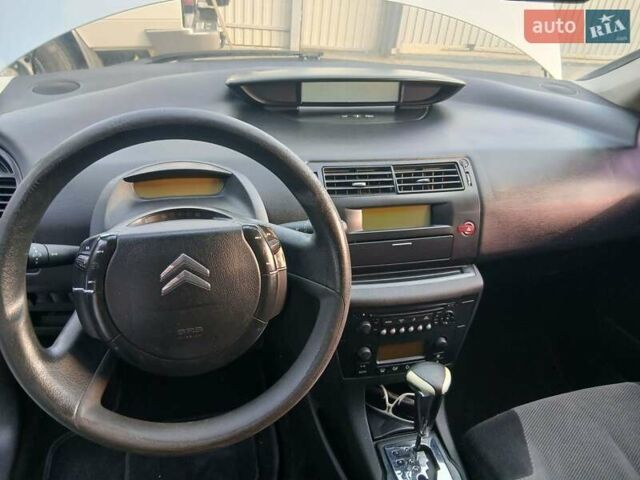 Серый Ситроен С4, объемом двигателя 1.59 л и пробегом 235 тыс. км за 3000 $, фото 9 на Automoto.ua