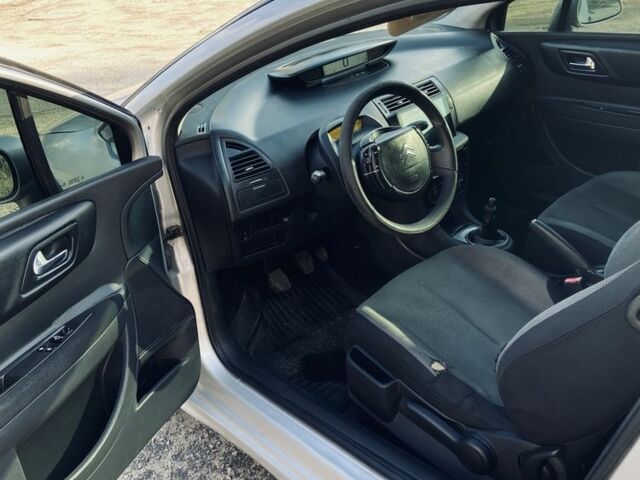 Серый Ситроен С4, объемом двигателя 1.6 л и пробегом 230 тыс. км за 2000 $, фото 4 на Automoto.ua