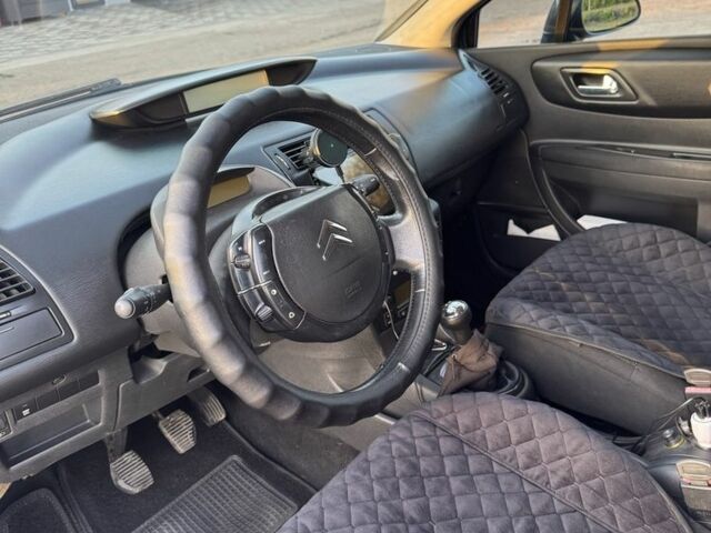 Ситроен С4 2005 в Вольнянске на Automoto.ua Серый Ситроен С4, объемом двигателя 1.6 л и пробегом 287 тыс. км за 4000 $, фото 12 на Automoto.ua
