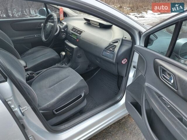 Серый Ситроен С4, объемом двигателя 1.6 л и пробегом 247 тыс. км за 4350 $, фото 53 на Automoto.ua