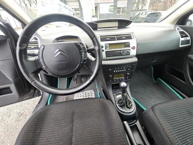 Серый Ситроен С4, объемом двигателя 2 л и пробегом 264 тыс. км за 4900 $, фото 12 на Automoto.ua