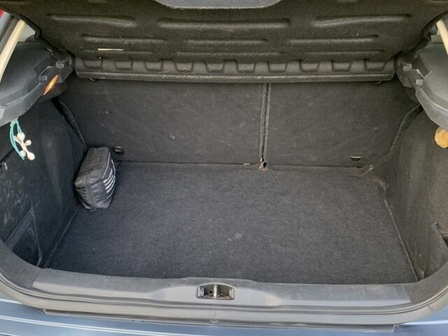 Серый Ситроен С4, объемом двигателя 2 л и пробегом 290 тыс. км за 4500 $, фото 13 на Automoto.ua