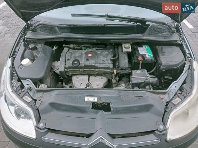 Серый Ситроен С4, объемом двигателя 1.59 л и пробегом 253 тыс. км за 3500 $, фото 5 на Automoto.ua