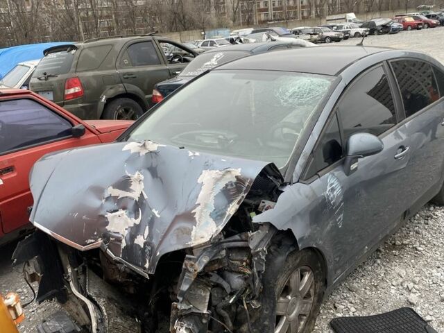 Серый Ситроен С4, объемом двигателя 1.56 л и пробегом 400 тыс. км за 1050 $, фото 1 на Automoto.ua