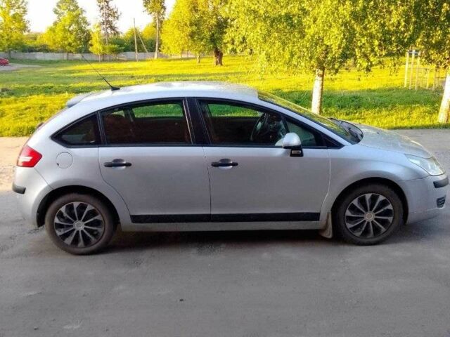 Серый Ситроен С4, объемом двигателя 1.59 л и пробегом 243 тыс. км за 4800 $, фото 3 на Automoto.ua