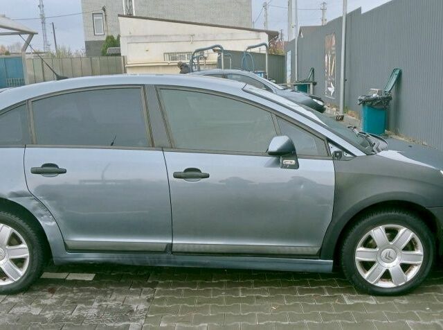 Серый Ситроен С4, объемом двигателя 1.6 л и пробегом 253 тыс. км за 4000 $, фото 3 на Automoto.ua