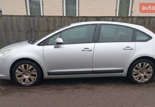 Серый Ситроен С4, объемом двигателя 1.56 л и пробегом 254 тыс. км за 4200 $, фото 1 на Automoto.ua