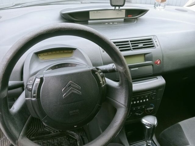 Серый Ситроен С4, объемом двигателя 1.6 л и пробегом 253 тыс. км за 4000 $, фото 5 на Automoto.ua