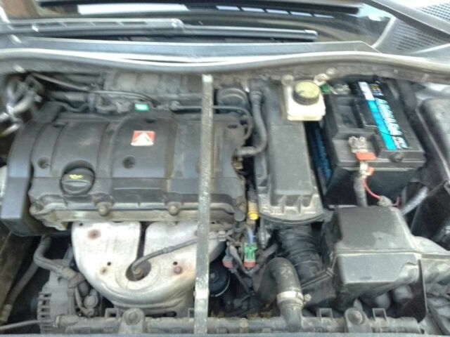 Серый Ситроен С4, объемом двигателя 1.59 л и пробегом 243 тыс. км за 4800 $, фото 1 на Automoto.ua