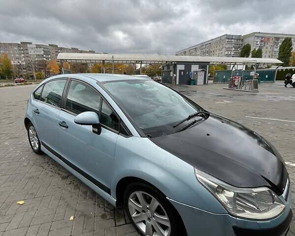 Серый Ситроен С4, объемом двигателя 1.6 л и пробегом 288 тыс. км за 3500 $, фото 2 на Automoto.ua