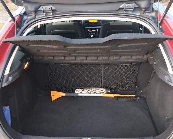 Серый Ситроен С4, объемом двигателя 1.36 л и пробегом 223 тыс. км за 3300 $, фото 5 на Automoto.ua