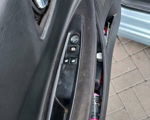 Серый Ситроен С4, объемом двигателя 1.6 л и пробегом 288 тыс. км за 3500 $, фото 17 на Automoto.ua