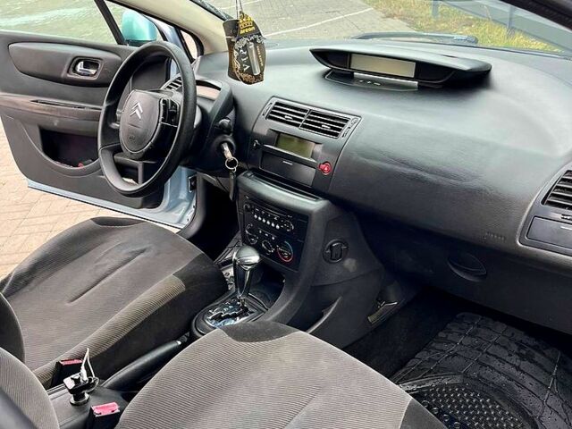 Серый Ситроен С4, объемом двигателя 1.6 л и пробегом 288 тыс. км за 3500 $, фото 5 на Automoto.ua