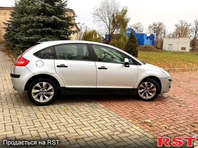 Серый Ситроен С4, объемом двигателя 1.4 л и пробегом 251 тыс. км за 3400 $, фото 3 на Automoto.ua