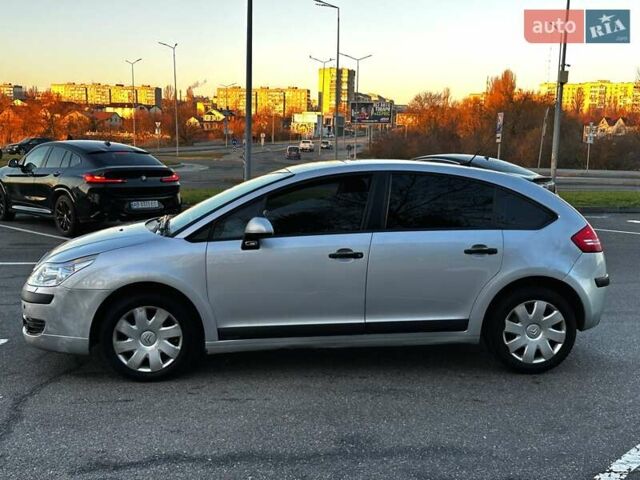 Серый Ситроен С4, объемом двигателя 1.59 л и пробегом 200 тыс. км за 3650 $, фото 6 на Automoto.ua