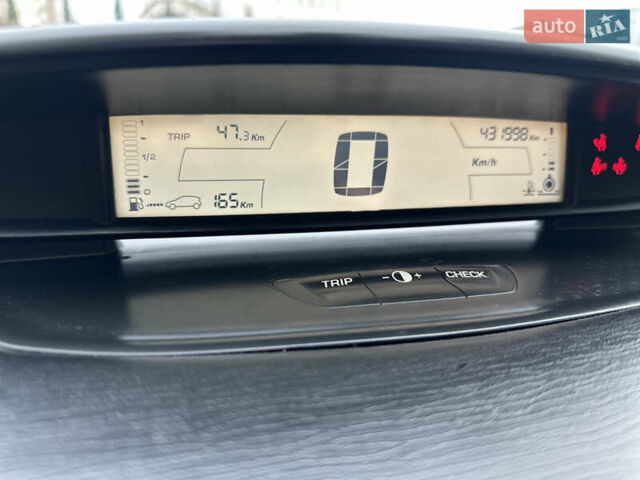 Серый Ситроен С4, объемом двигателя 1.59 л и пробегом 431 тыс. км за 2800 $, фото 29 на Automoto.ua