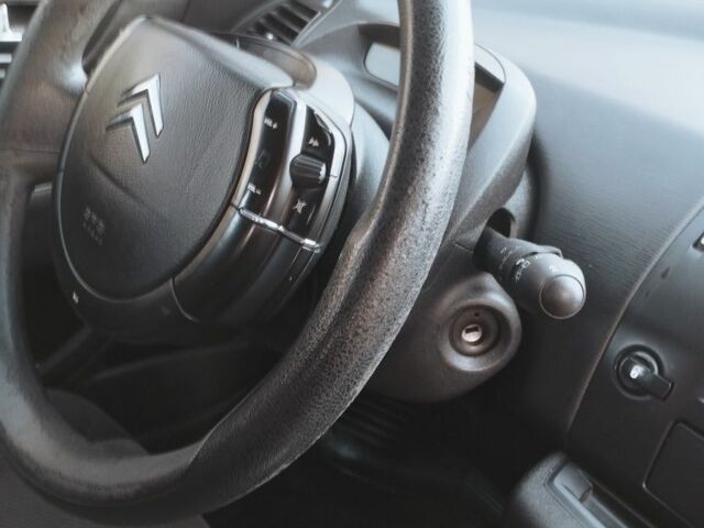 Сірий Сітроен С4, об'ємом двигуна 1.6 л та пробігом 230 тис. км за 3000 $, фото 7 на Automoto.ua