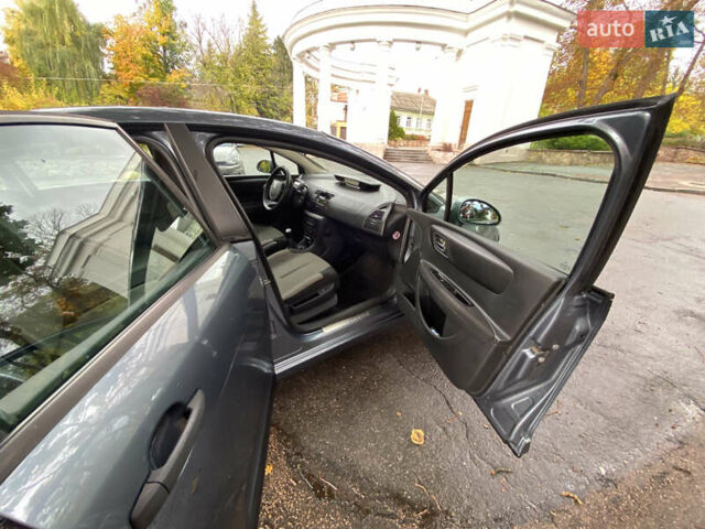 Серый Ситроен С4, объемом двигателя 1.59 л и пробегом 212 тыс. км за 3400 $, фото 8 на Automoto.ua