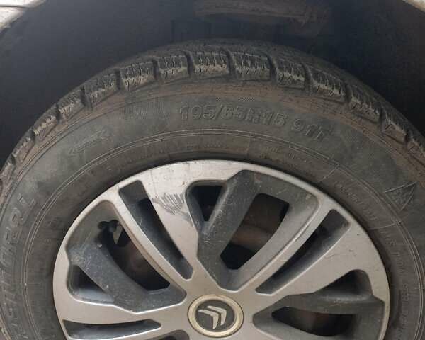 Серый Ситроен С4, объемом двигателя 1.4 л и пробегом 215 тыс. км за 3500 $, фото 1 на Automoto.ua