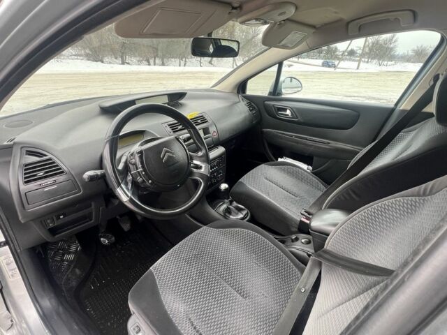 Серый Ситроен С4, объемом двигателя 1.6 л и пробегом 310 тыс. км за 3500 $, фото 11 на Automoto.ua