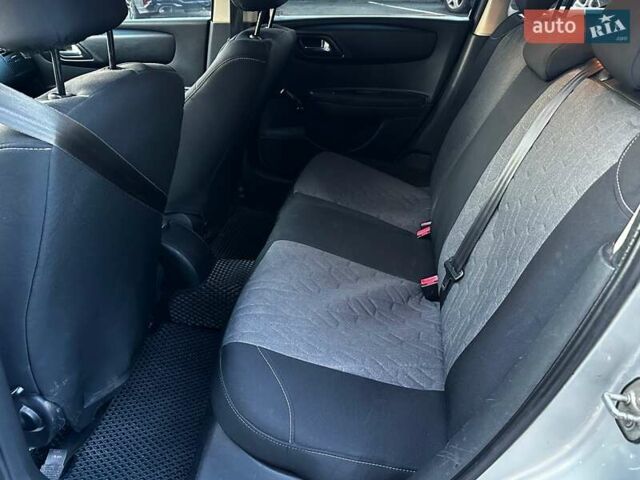 Серый Ситроен С4, объемом двигателя 1.59 л и пробегом 200 тыс. км за 3650 $, фото 11 на Automoto.ua