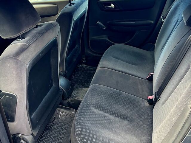 Серый Ситроен С4, объемом двигателя 1.6 л и пробегом 232 тыс. км за 5300 $, фото 4 на Automoto.ua