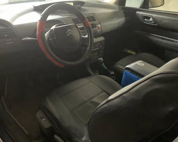 Серый Ситроен С4, объемом двигателя 1.59 л и пробегом 340 тыс. км за 3700 $, фото 5 на Automoto.ua