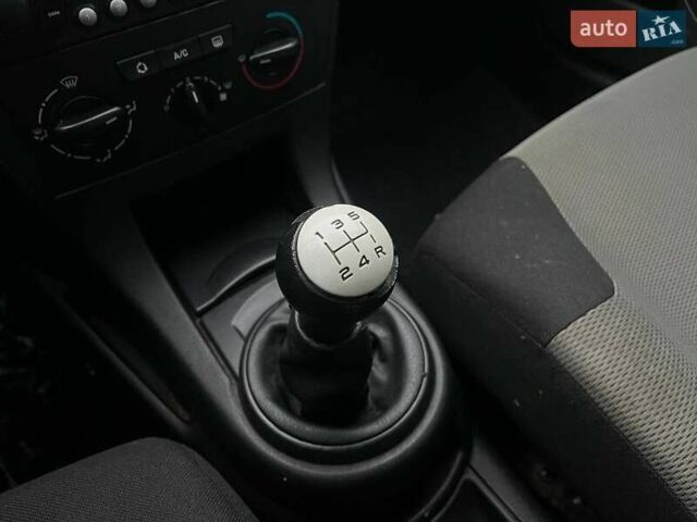 Серый Ситроен С4, объемом двигателя 1.36 л и пробегом 239 тыс. км за 4390 $, фото 26 на Automoto.ua