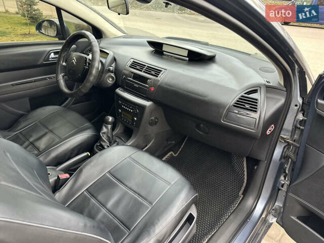 Серый Ситроен С4, объемом двигателя 1.59 л и пробегом 431 тыс. км за 2800 $, фото 28 на Automoto.ua