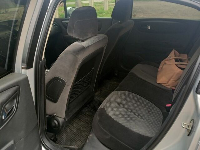 Серый Ситроен С4, объемом двигателя 1.6 л и пробегом 160 тыс. км за 5300 $, фото 6 на Automoto.ua