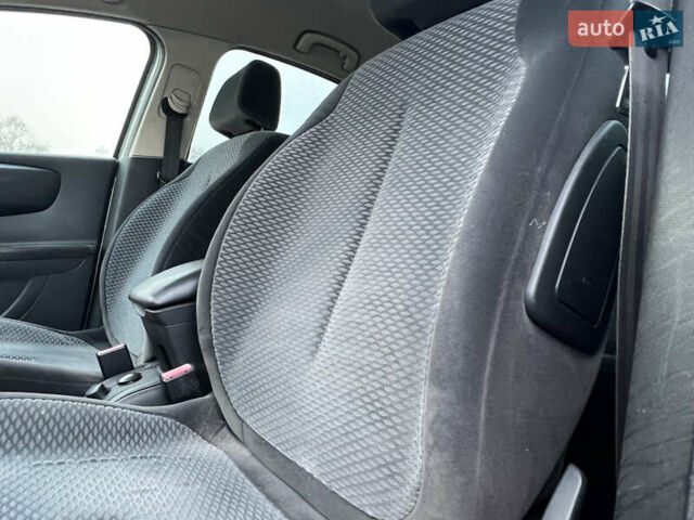 Сірий Сітроен С4, об'ємом двигуна 1.6 л та пробігом 310 тис. км за 3999 $, фото 29 на Automoto.ua