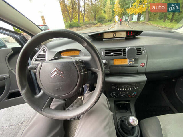 Серый Ситроен С4, объемом двигателя 1.59 л и пробегом 212 тыс. км за 3400 $, фото 14 на Automoto.ua