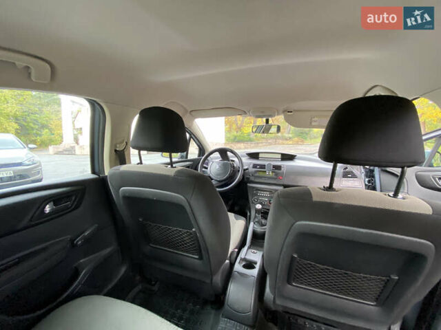 Серый Ситроен С4, объемом двигателя 1.59 л и пробегом 212 тыс. км за 3400 $, фото 10 на Automoto.ua