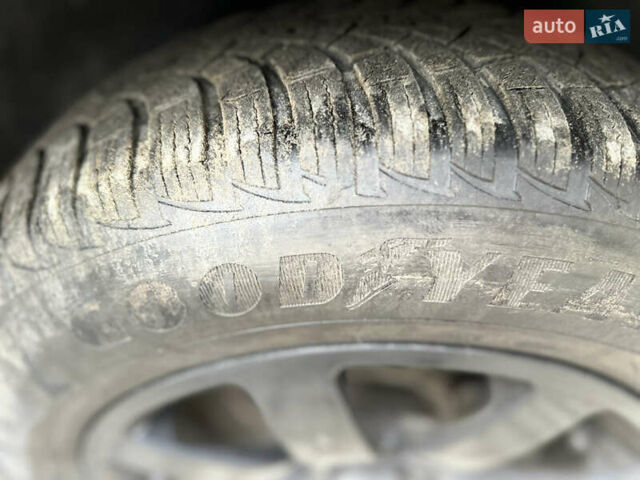 Серый Ситроен С4, объемом двигателя 1.59 л и пробегом 431 тыс. км за 2800 $, фото 23 на Automoto.ua