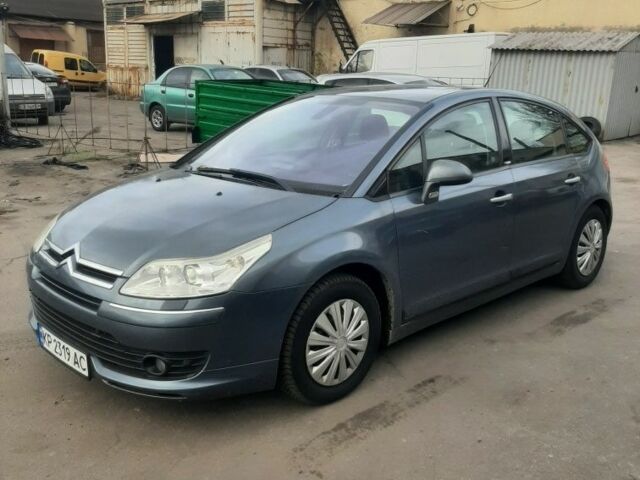 Серый Ситроен С4, объемом двигателя 2 л и пробегом 277 тыс. км за 2600 $, фото 1 на Automoto.ua