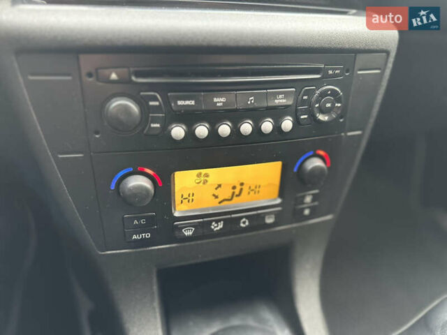 Серый Ситроен С4, объемом двигателя 1.59 л и пробегом 431 тыс. км за 2800 $, фото 33 на Automoto.ua