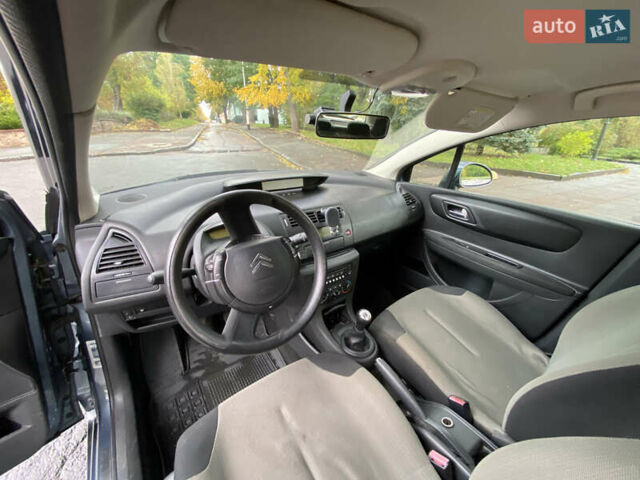 Серый Ситроен С4, объемом двигателя 1.59 л и пробегом 212 тыс. км за 3400 $, фото 13 на Automoto.ua