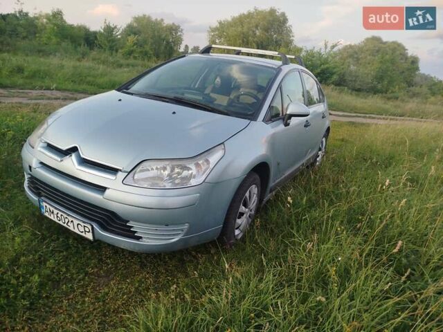Серый Ситроен С4, объемом двигателя 1.59 л и пробегом 194 тыс. км за 3500 $, фото 2 на Automoto.ua