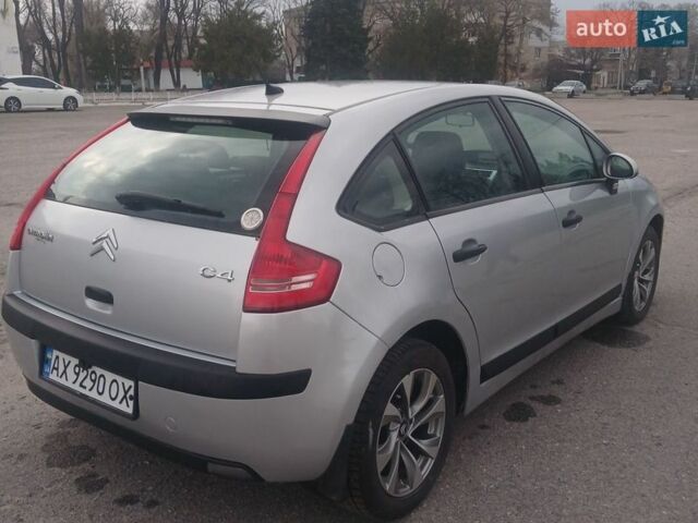 Серый Ситроен С4, объемом двигателя 1.4 л и пробегом 302 тыс. км за 4500 $, фото 3 на Automoto.ua