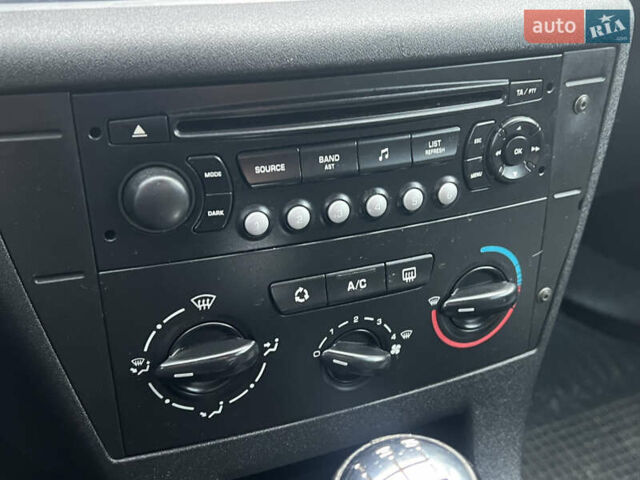 Сірий Сітроен С4, об'ємом двигуна 1.6 л та пробігом 310 тис. км за 3999 $, фото 40 на Automoto.ua