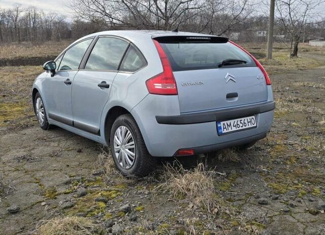 Серый Ситроен С4, объемом двигателя 1.4 л и пробегом 225 тыс. км за 3700 $, фото 3 на Automoto.ua