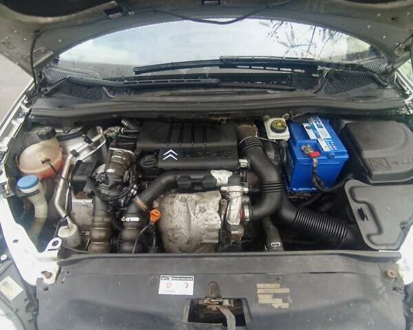 Серый Ситроен С4, объемом двигателя 1.6 л и пробегом 320 тыс. км за 4000 $, фото 6 на Automoto.ua