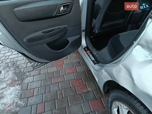 Серый Ситроен С4, объемом двигателя 1.6 л и пробегом 264 тыс. км за 2500 $, фото 12 на Automoto.ua